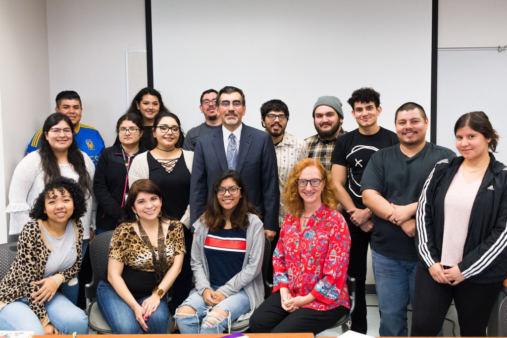Palo Alto College COMM 2305: Editing, Layouts and Headlines students meet with Dr. Mike Flores to discuss his plans as chancellor of the Alamo Colleges District. Photo by Ryan Ibarra.